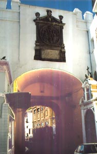 Arco del Postigo en la antigua muralla de Sevilla
