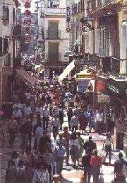 La calle Sierpes, imagen universal de Sevilla