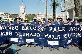 Gracia de Cádiz: los trabajadores del Astillero protestan contra Corea disfrazados de chinos